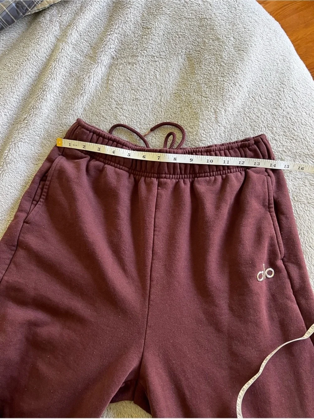 Alo Yoga Women’s Cherry Cola Maroon Accolade Sweatpants Small